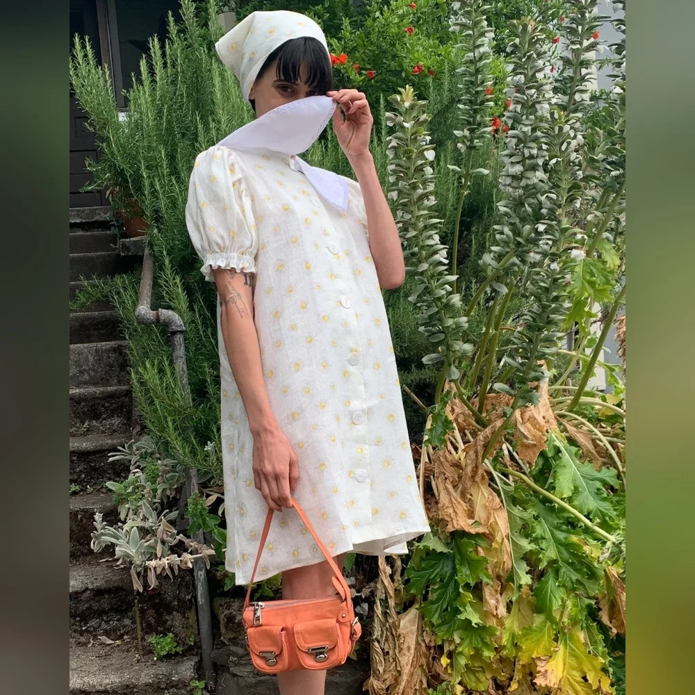 Sleeper Marie 100% linen daisy print mini dress, small - Picture 2 of 15